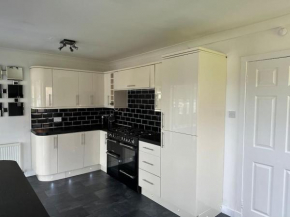 Family friendly detached 2 bed home, Loch Lomond